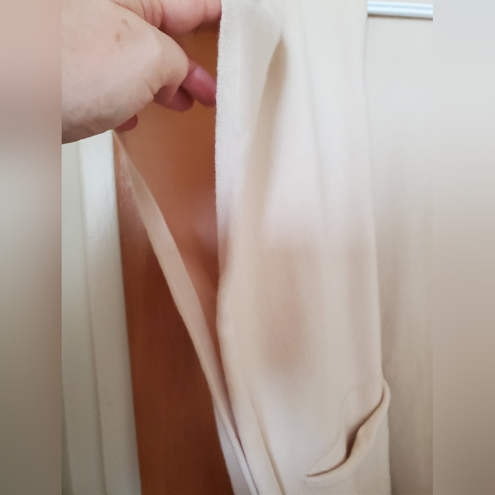 Esqualo XS-XL Cream Knit Shawl or Shrug with pockets and fringe detail - Picture 3 of 10
